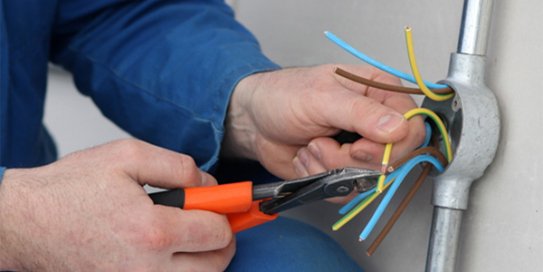 KONAKTA ELEKTRİKÇİ,GÜZELYALIDA ELEKTRİKÇİ,ELEKTRİK ARIZA,ELEKTRİK TESİSATI
