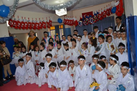 KARŞIYAKA, SPOR KULÜBÜ-ATAKENT BOSTANLI MAVİŞEHİR-KARATE VE BALE JİMNASTİK