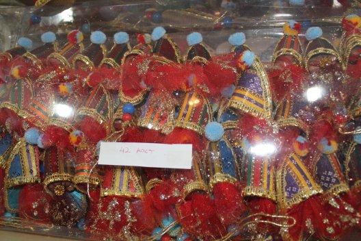 İZMİRDE EŞARP, YAZMA, ŞAL, BİNDALLI, BONE TOPTAN VE PAREKENDE SATIŞI