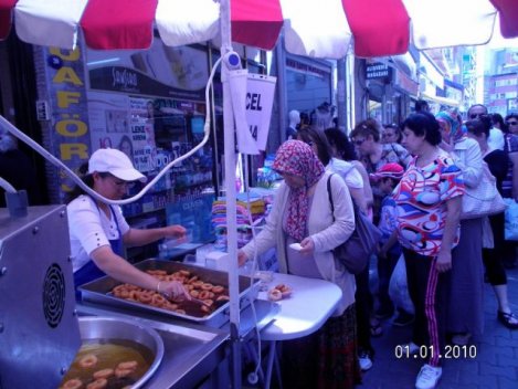 İZMİR, KARŞIYAKADA LOKMA, KARŞIYAKA LOKMACI, LOKMA DÖKÜMÜ, BALLI LOKMA