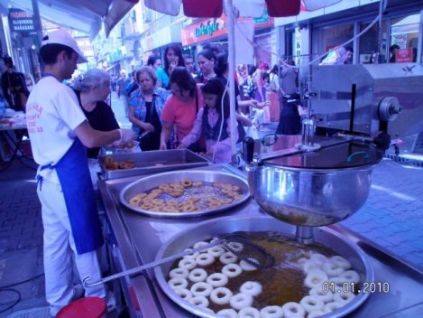 İZMİR, KARŞIYAKADA LOKMA, KARŞIYAKA LOKMACI, LOKMA DÖKÜMÜ, BALLI LOKMA