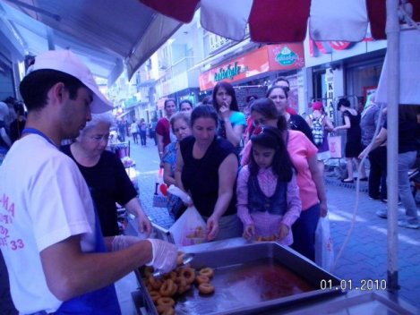 İZMİR, KARŞIYAKADA LOKMA, KARŞIYAKA LOKMACI, LOKMA DÖKÜMÜ, BALLI LOKMA