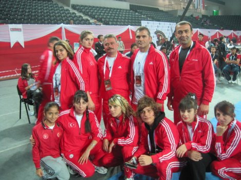 BORNOVA SPOR SALONLARI, BORNOVADA FİTNESS,WUSHU,BORNOVA KICK BOKS