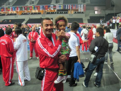 BORNOVA SPOR SALONLARI, BORNOVADA FİTNESS,WUSHU,BORNOVA KICK BOKS