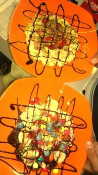 WAFFLE BORNOVA ,ÇAMDİBİ WAFFLE ,BORNOVA,ÇAMDİBİ ÇİKOLATACI ,ŞEKERLEMECİ, DONDURMA