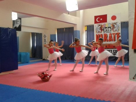 BORNOVA SPOR MERKEZİ, ÇAMKIRAN, MANAVKUYU, ÖZKANLAR, KARATE,  BALE,  JİMNASTİK