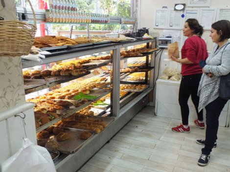 BOSTANLI BURÇAK BÖREK EVİ,BOSTANLI EV YAPIMI TATLI KURABİYE,TUZLU KURABİYE,LOR KURABİYE